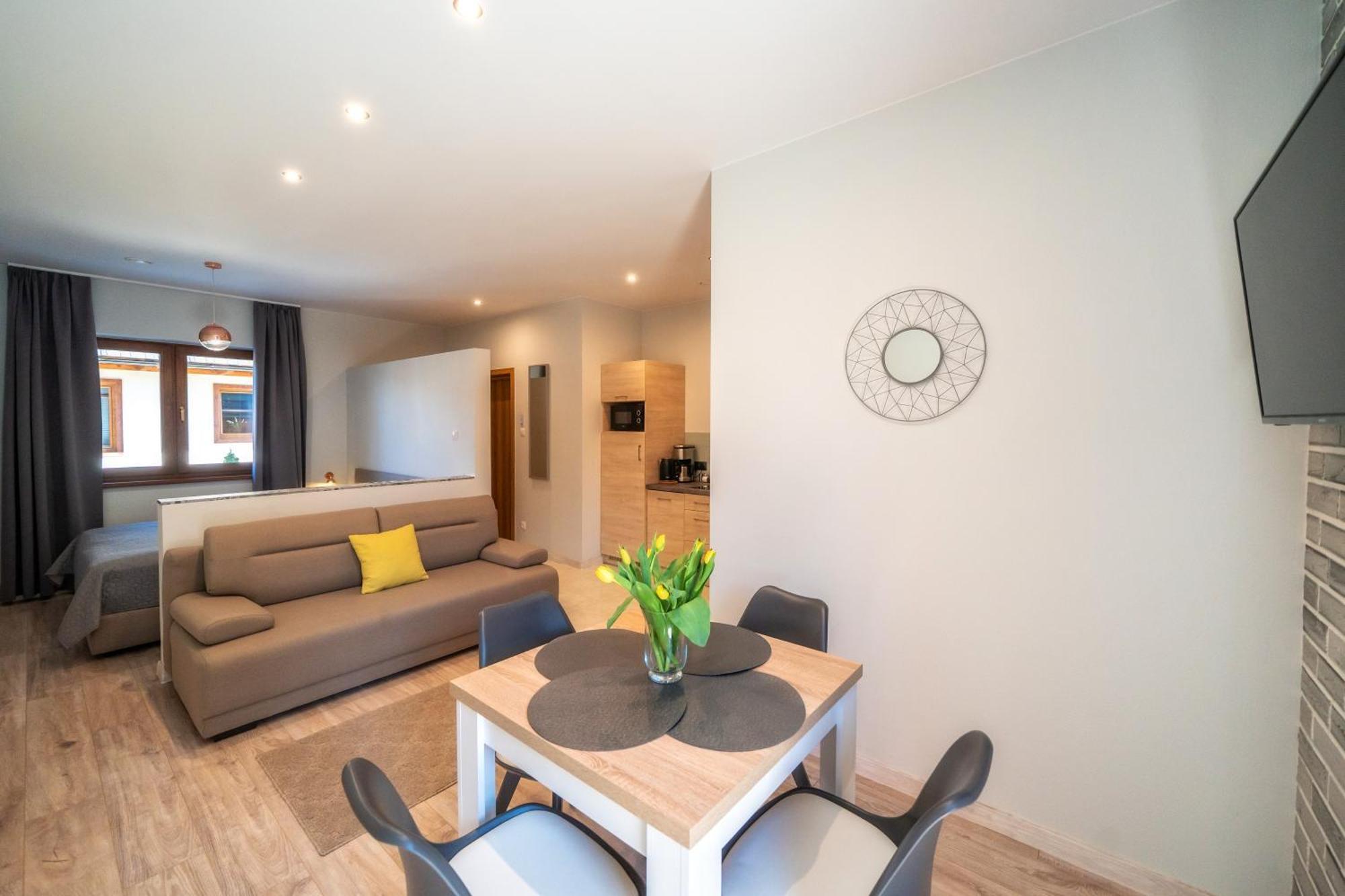 Przy Termach - Pokoje, Apartamenty, Domki Шафляры Экстерьер фото